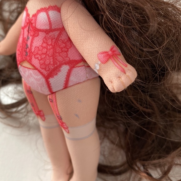 Na! Na! Na! Surprise Fashion Doll - Picture 16 of 16